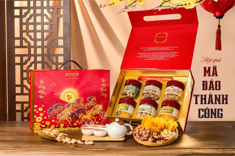 HỘP QUÀ TẾT 2026 - MÃ ĐÁO THÀNH CÔNG