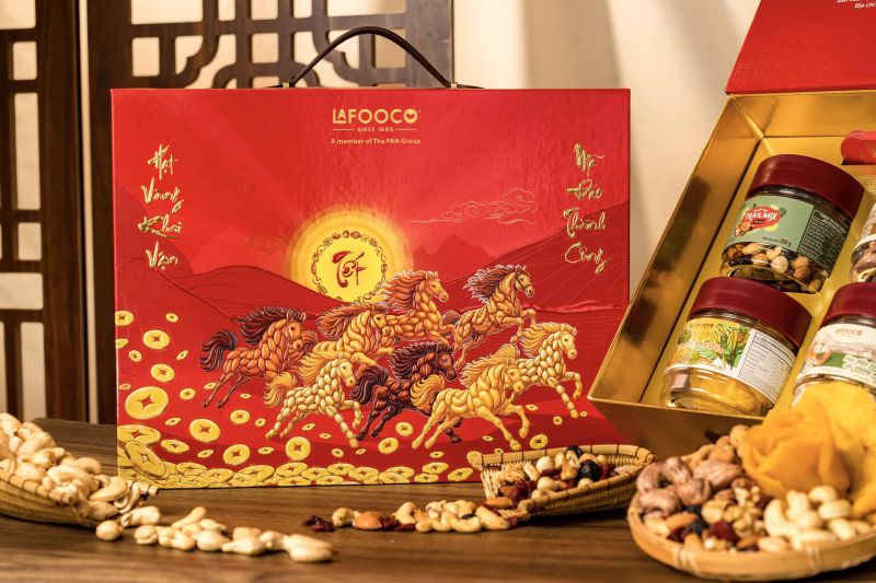 HỘP QUÀ TẾT 2026 - MÃ ĐÁO THÀNH CÔNG