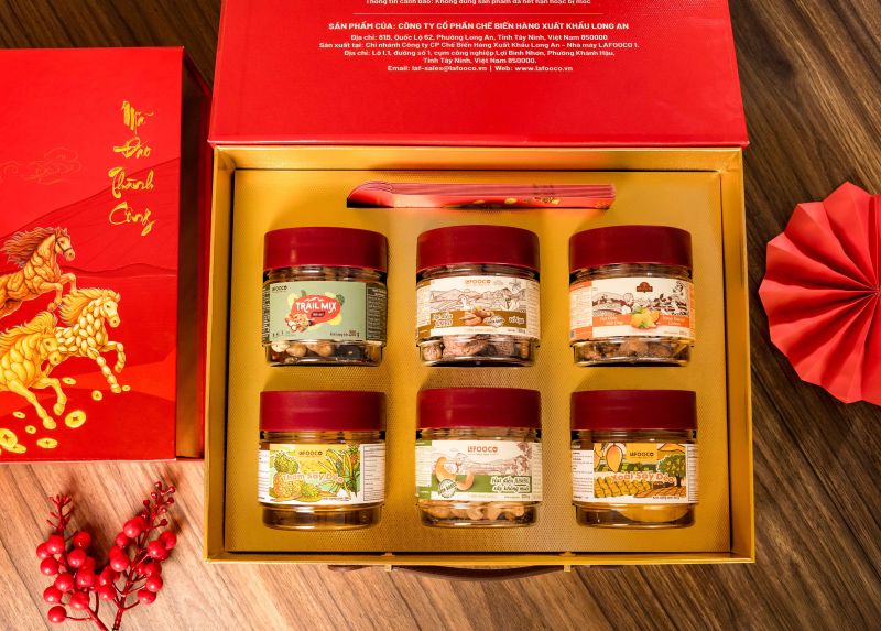 HỘP QUÀ TẾT 2026 - MÃ ĐÁO THÀNH CÔNG