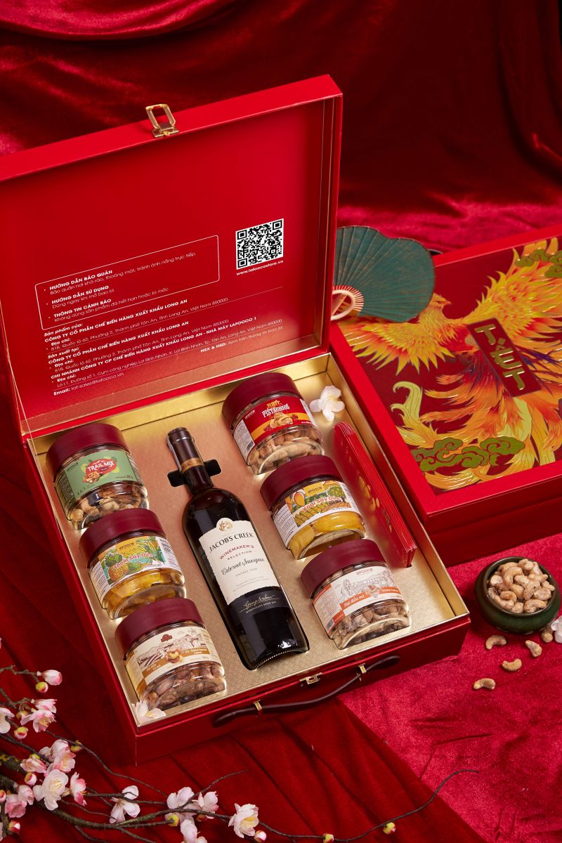 HỘP QUÀ TẾT PREMIUM - THIÊN TƯỚC HOÀNG KIM - (Hộp có chai rượu)